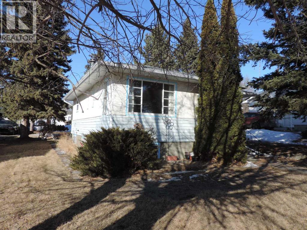 4938 51 Avenue, Bentley, Alberta  T0C 0J0 - Photo 3 - A2292463