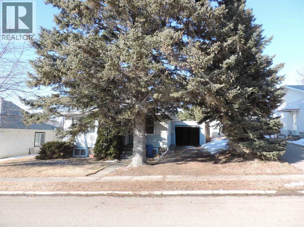 4938 51 Avenue, Bentley, Alberta  T0C 0J0 - Photo 2 - A2292463