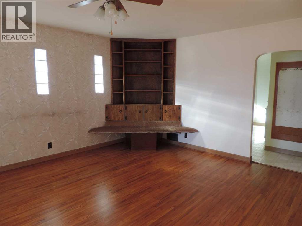 4938 51 Avenue, Bentley, Alberta  T0C 0J0 - Photo 9 - A2292463