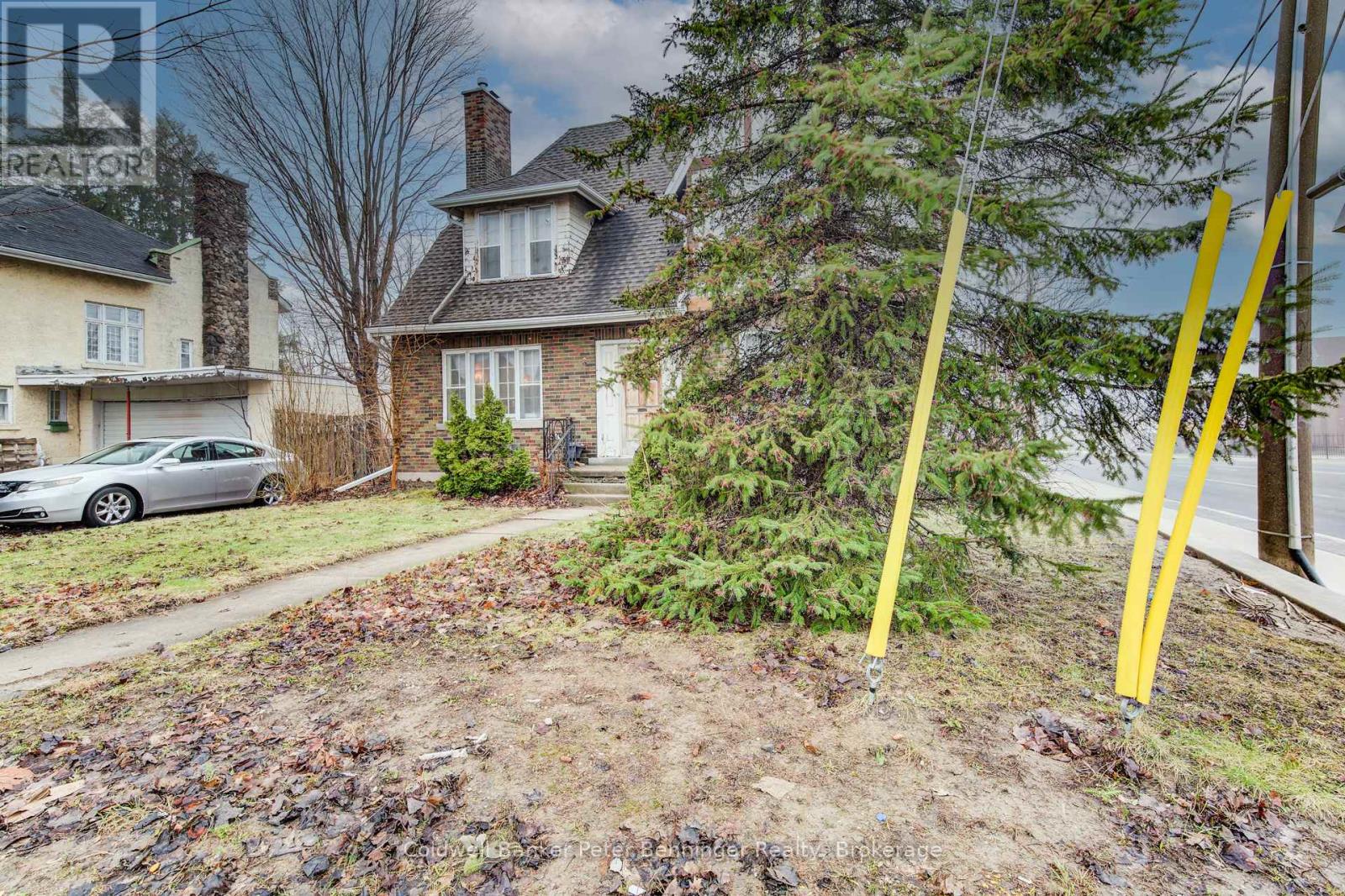 71 Margaret Avenue, Kitchener, Ontario  N2H 4H3 - Photo 3 - X12965460