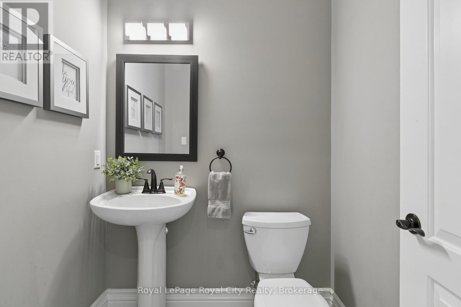 38 Daymond Drive, Puslinch, Ontario  N1H 6H9 - Photo 22 - X12965500