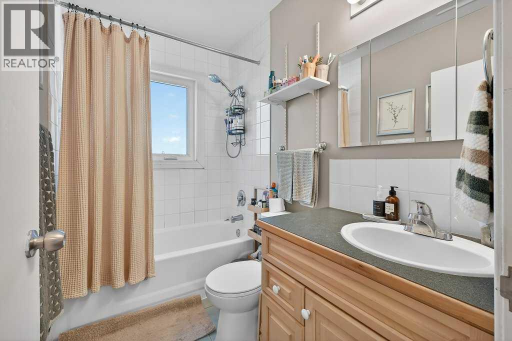 136 32 Avenue NE, Calgary, Alberta  T2E 2G5 - Photo 9 - A2292766