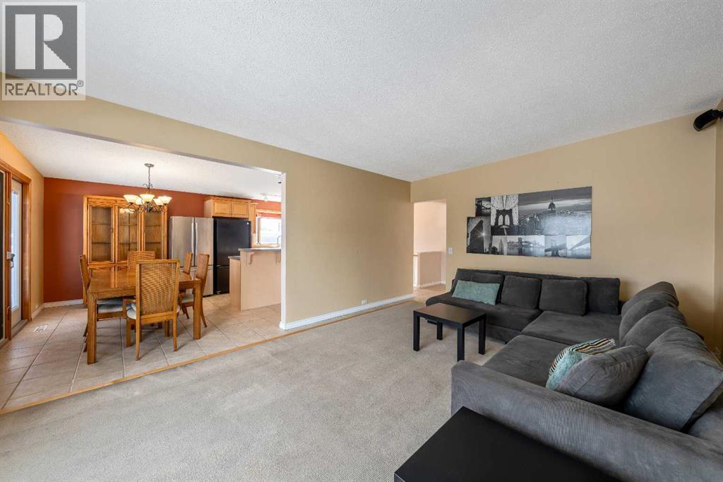 1017 Mckinnon Drive NE, Calgary, Alberta  T2E 6A7 - Photo 12 - A2298191