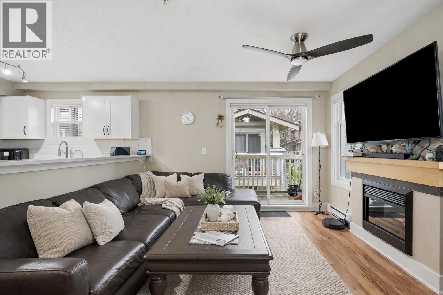 30 7428 Southwynde Avenue, Burnaby, British Columbia  V3N 0A1 - Photo 2 - R3107300