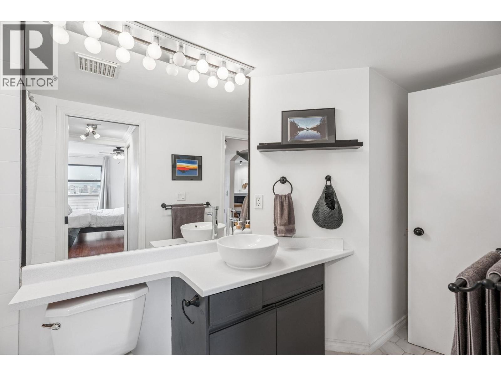 410 2925 Glen Drive, Coquitlam, British Columbia  V3B 7H9 - Photo 13 - R3107307