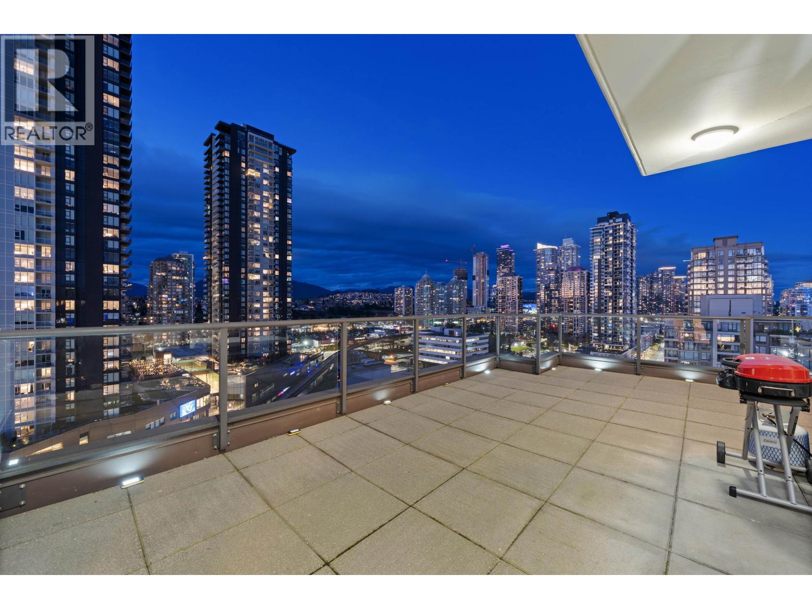 2102 4118 Dawson Street, Burnaby, British Columbia  V5C 0A3 - Photo 5 - R3107313