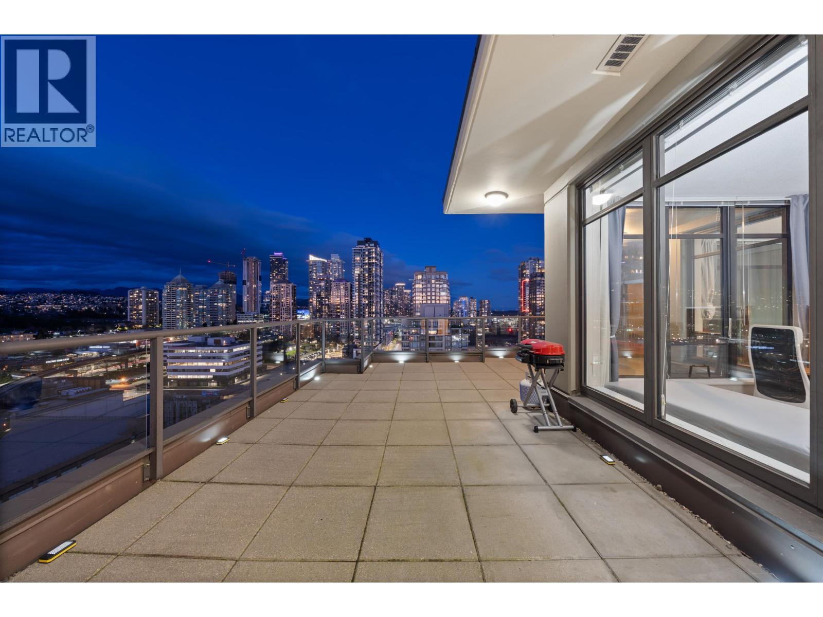 2102 4118 Dawson Street, Burnaby, British Columbia  V5C 0A3 - Photo 6 - R3107313