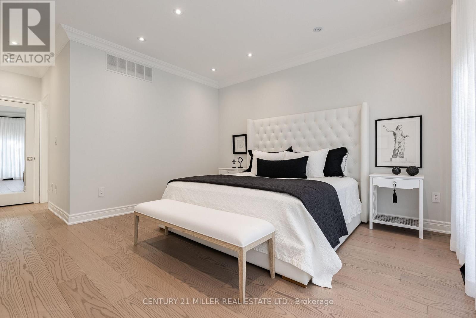 2201 Rochester Circle, Oakville, Ontario  L6M 5E3 - Photo 18 - W12964950