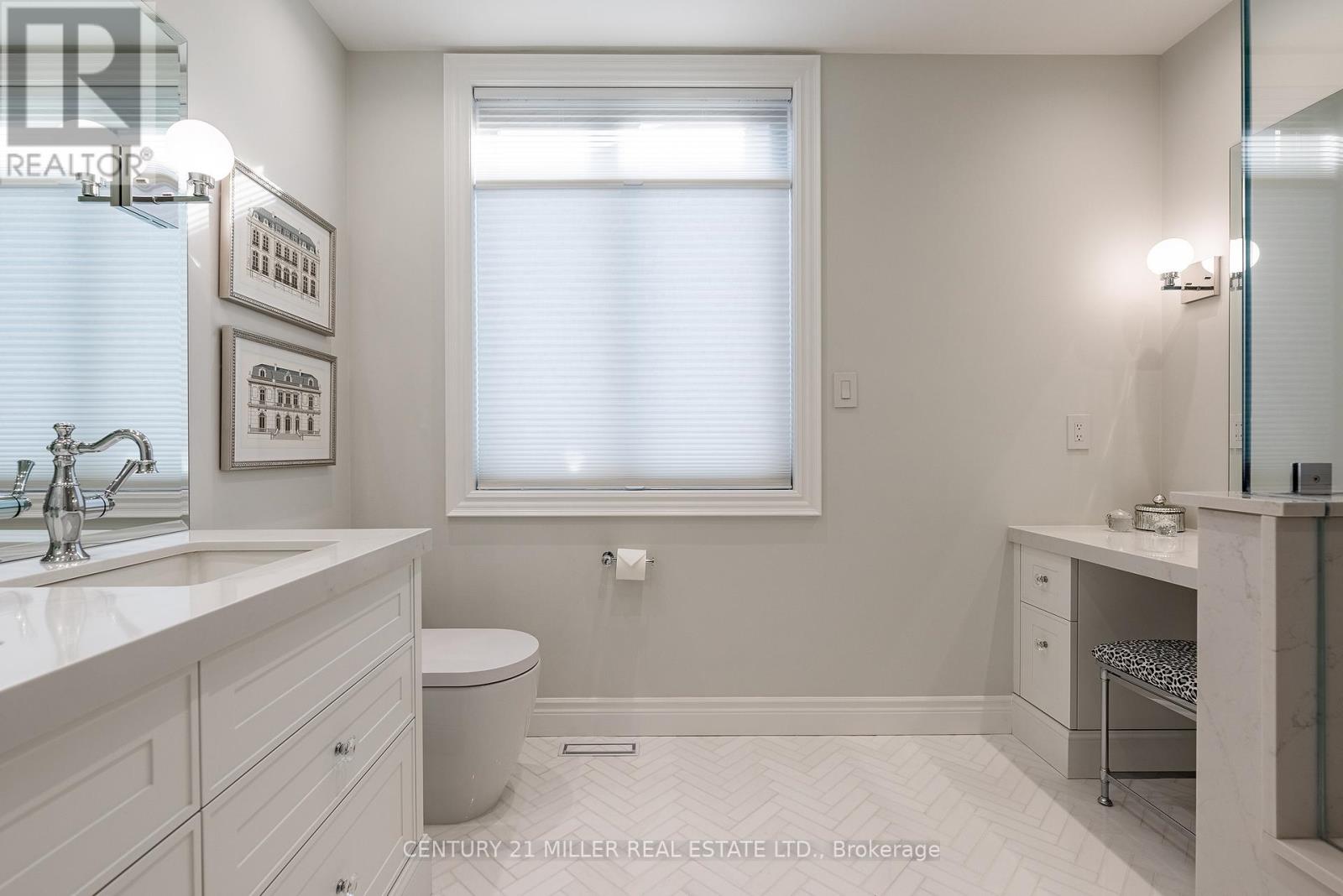 2201 Rochester Circle, Oakville, Ontario  L6M 5E3 - Photo 19 - W12964950