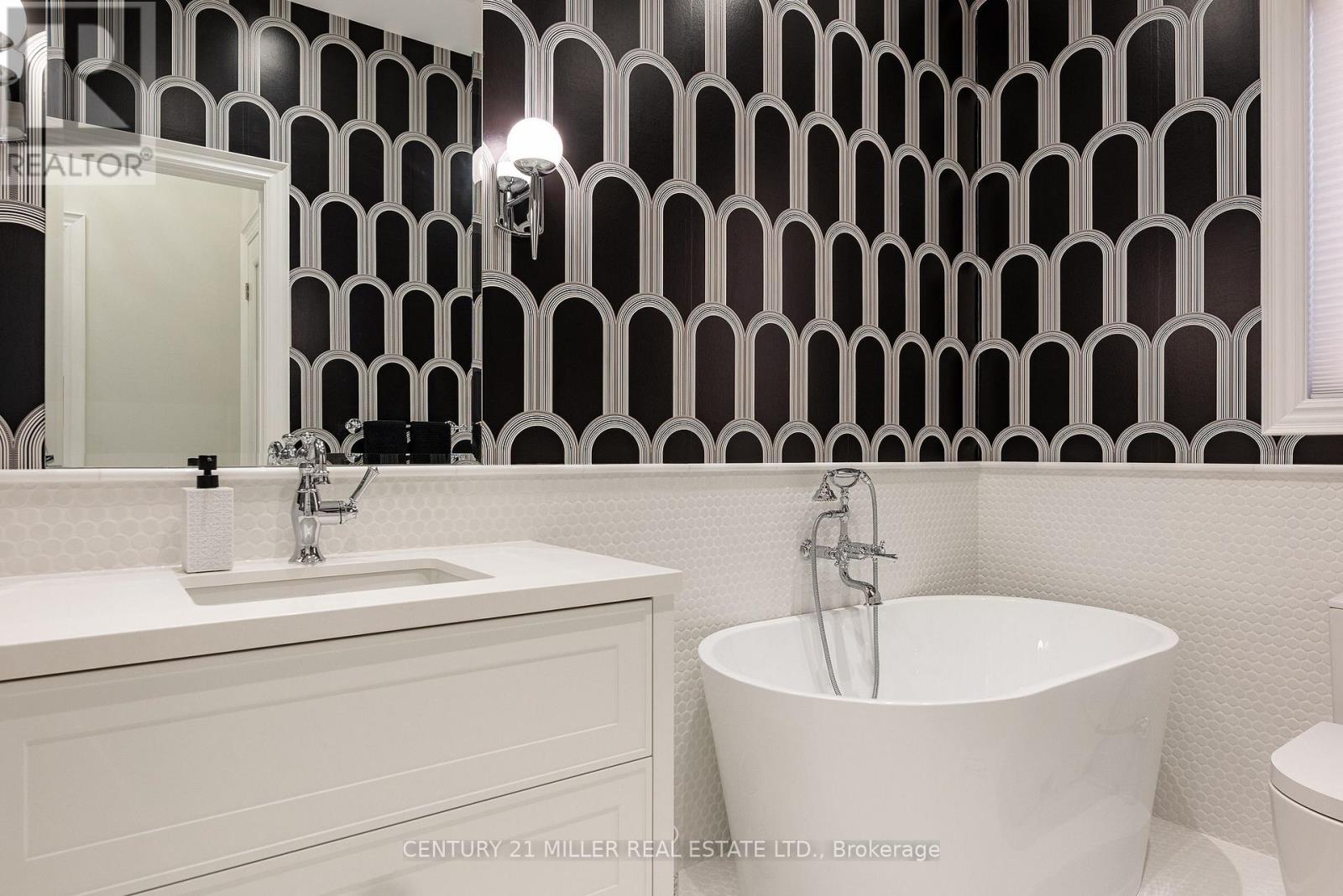 2201 Rochester Circle, Oakville, Ontario  L6M 5E3 - Photo 22 - W12964950