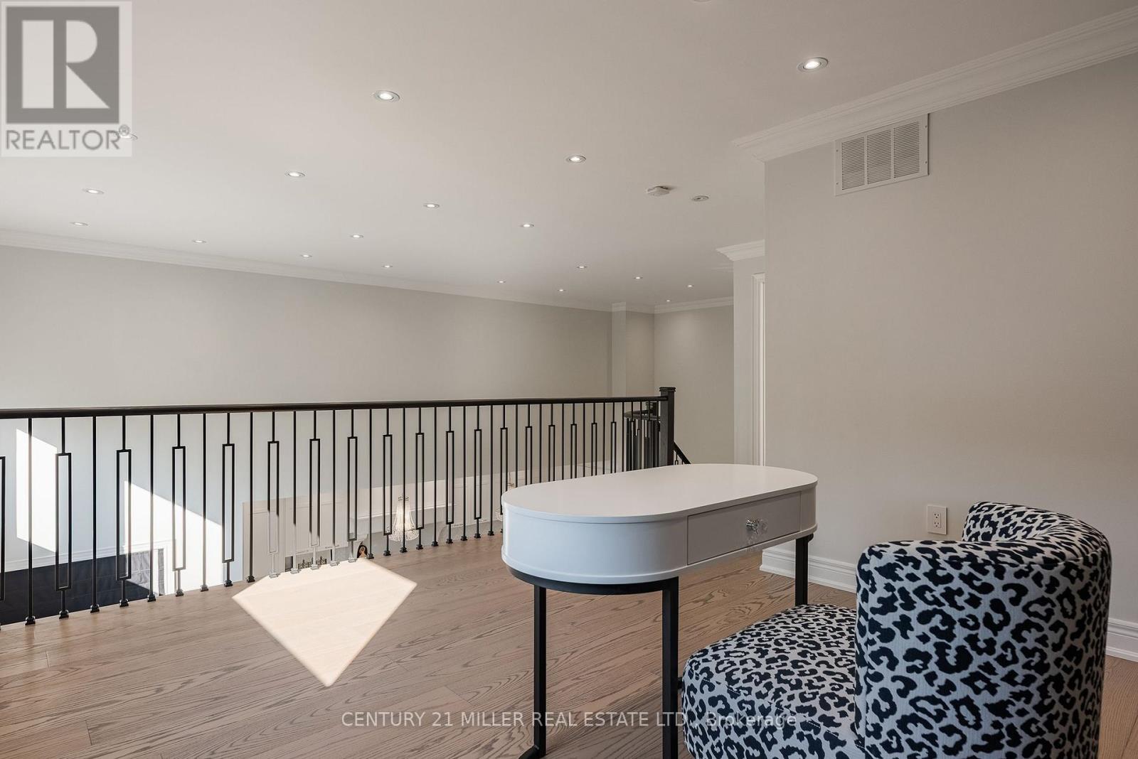 2201 Rochester Circle, Oakville, Ontario  L6M 5E3 - Photo 25 - W12964950