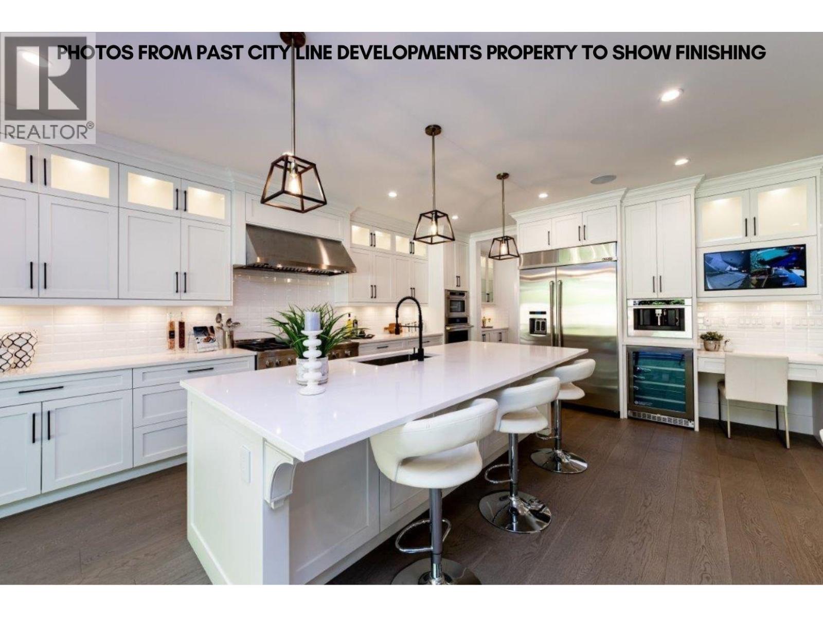 755 E 12th Street, North Vancouver, British Columbia  V7L 2K8 - Photo 4 - R3107297