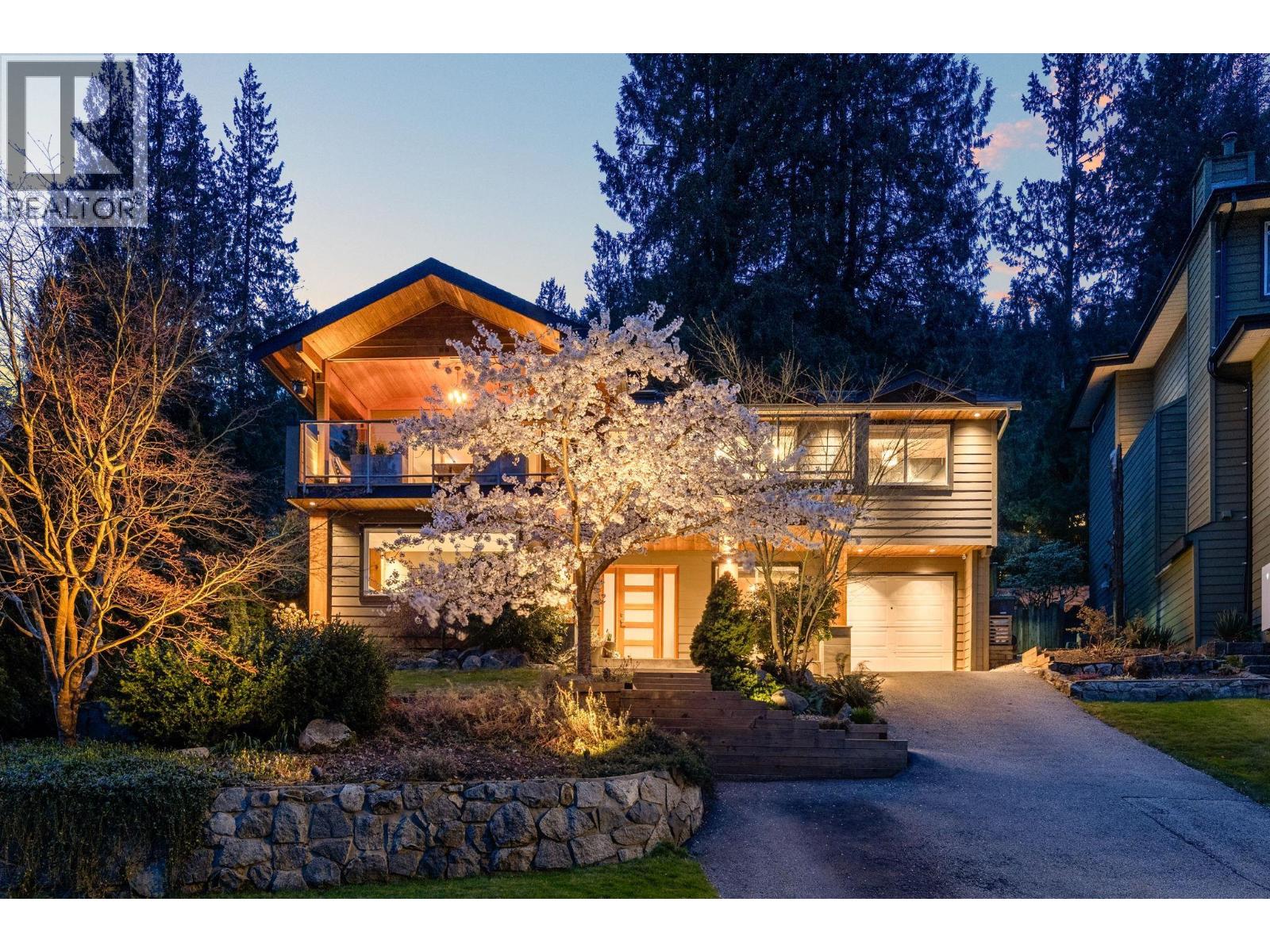 4515 Meadowbank Close, North Vancouver, British Columbia  V7K 2L1 - Photo 3 - R3107311