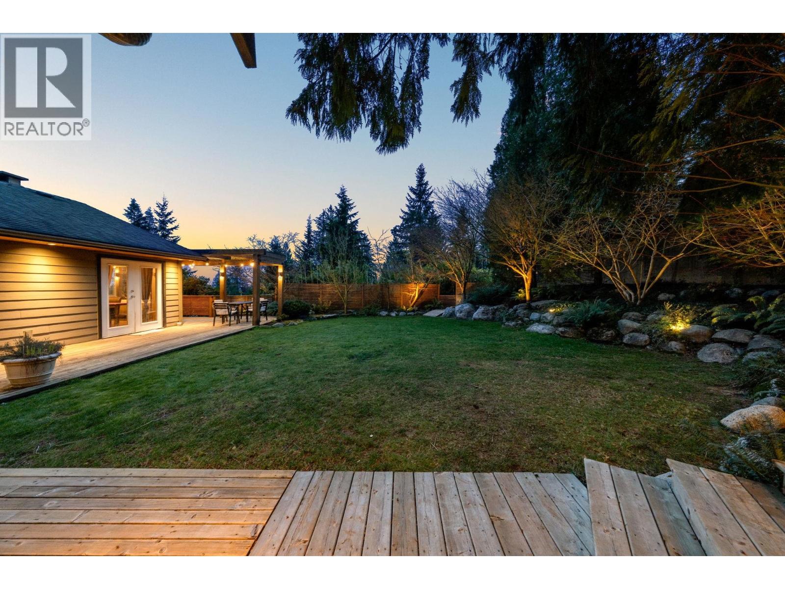 4515 Meadowbank Close, North Vancouver, British Columbia  V7K 2L1 - Photo 38 - R3107311