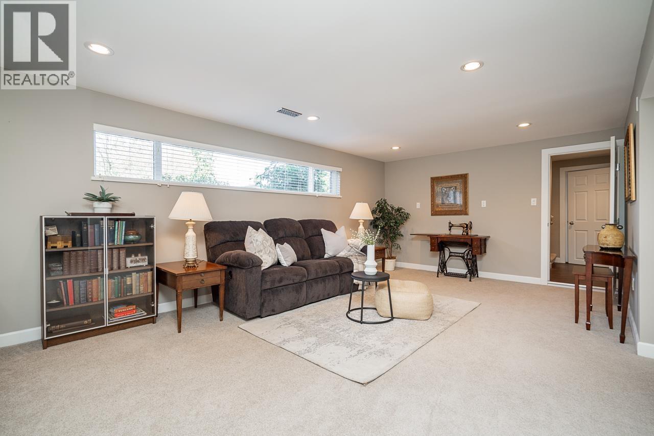 1730 Westminster Avenue, Port Coquitlam, British Columbia  V3B 1E2 - Photo 16 - R3107321