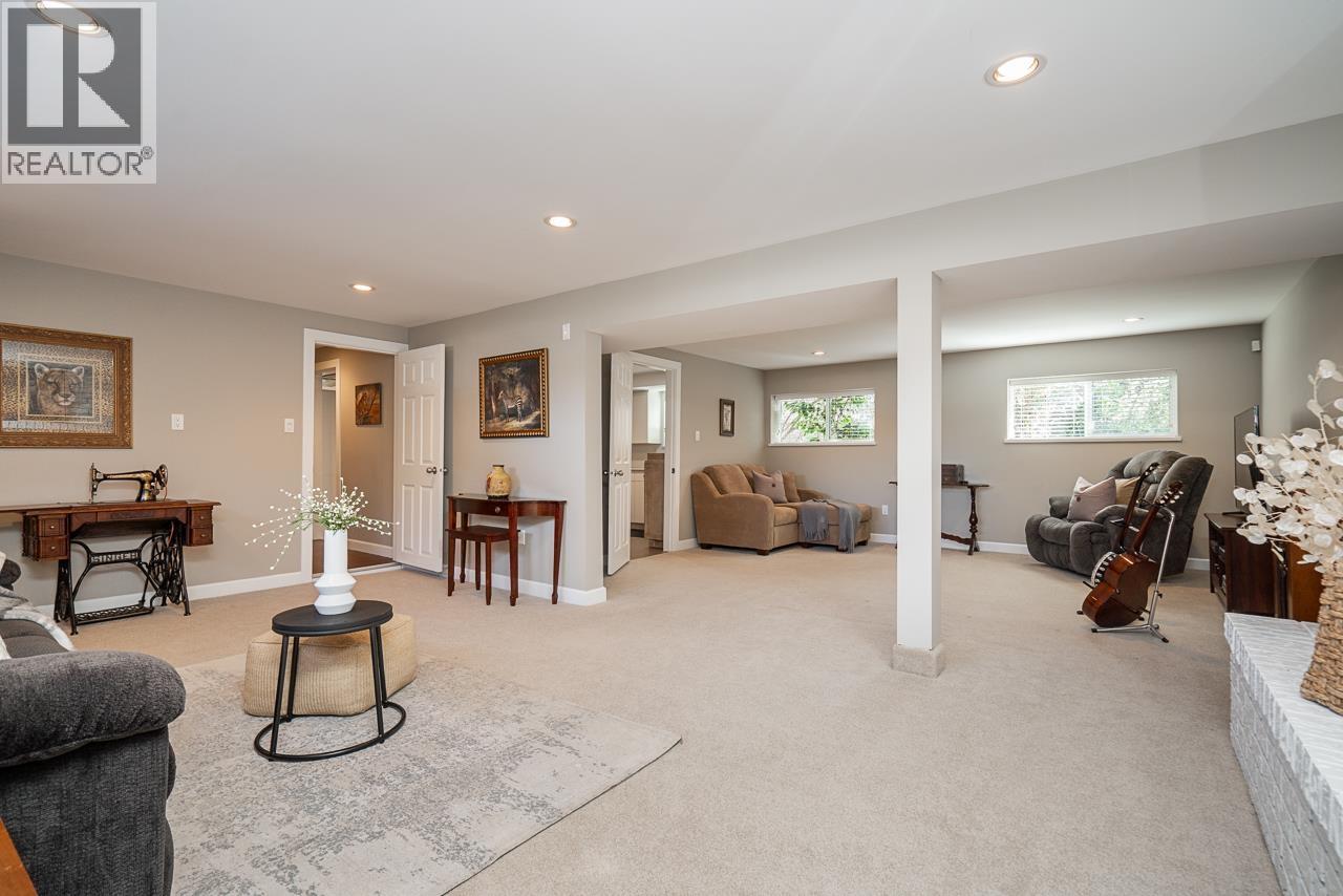 1730 Westminster Avenue, Port Coquitlam, British Columbia  V3B 1E2 - Photo 17 - R3107321