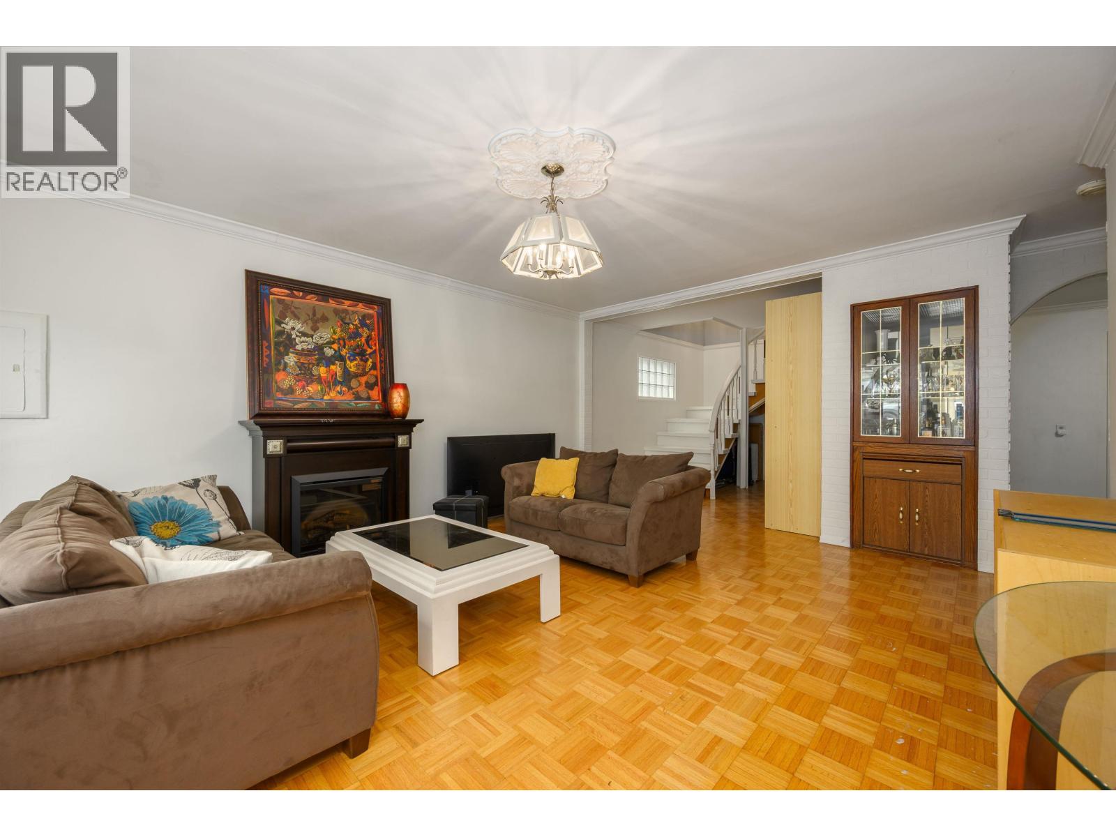 1355 Frederick Road, North Vancouver, British Columbia  V7K 1J5 - Photo 2 - R3107326