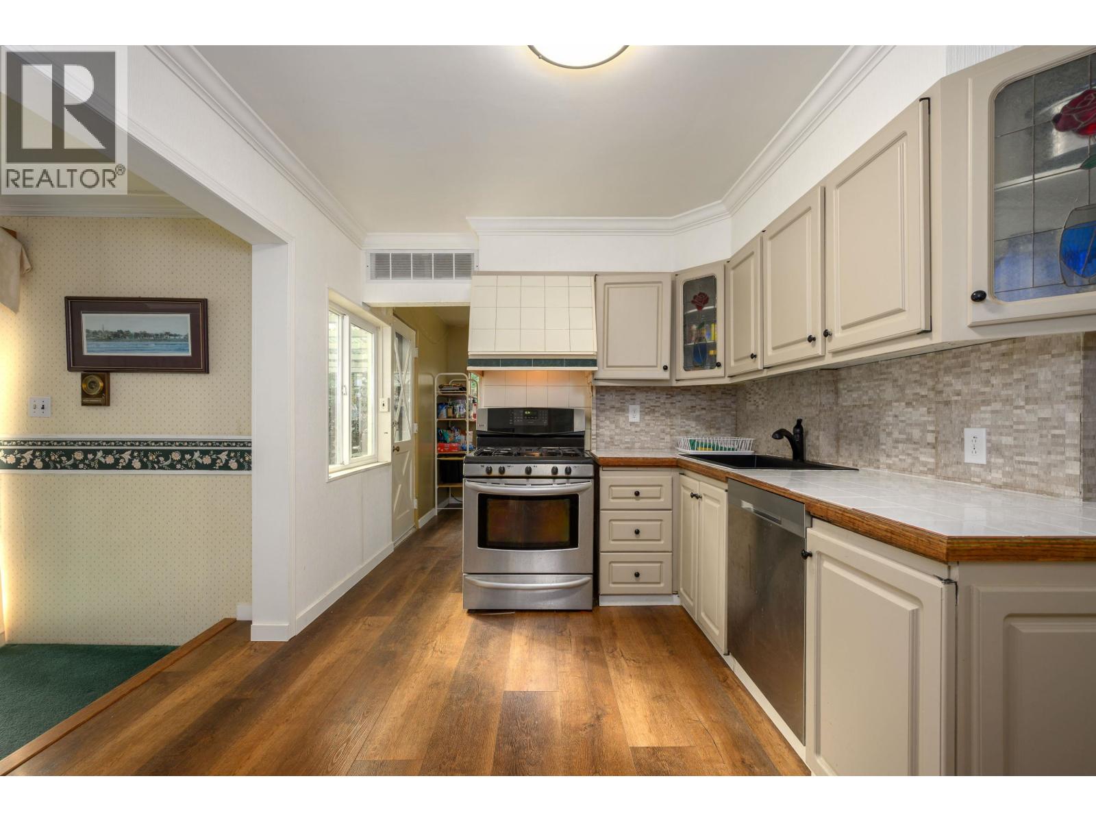 1355 Frederick Road, North Vancouver, British Columbia  V7K 1J5 - Photo 5 - R3107326