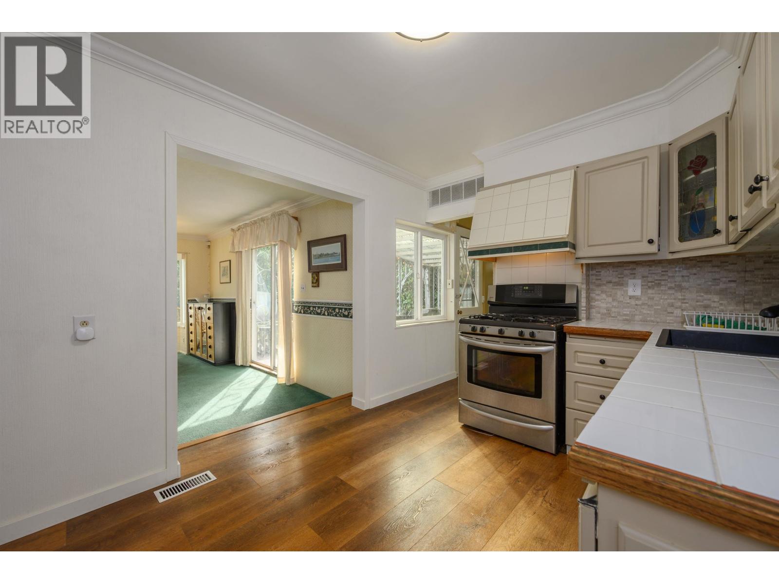 1355 Frederick Road, North Vancouver, British Columbia  V7K 1J5 - Photo 6 - R3107326