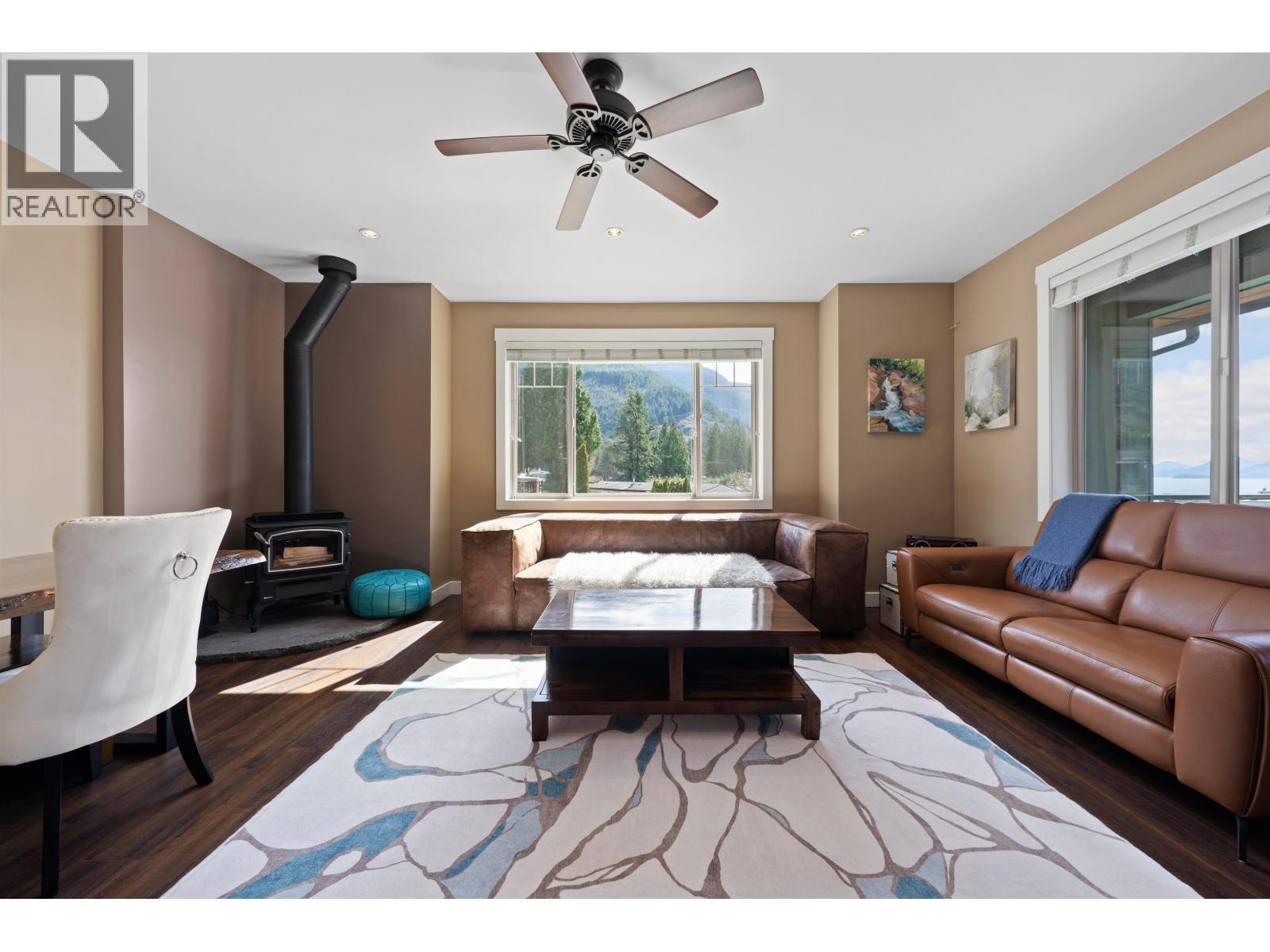 746 Upper Crescent, Squamish, British Columbia  V8B 1J2 - Photo 4 - R3107331