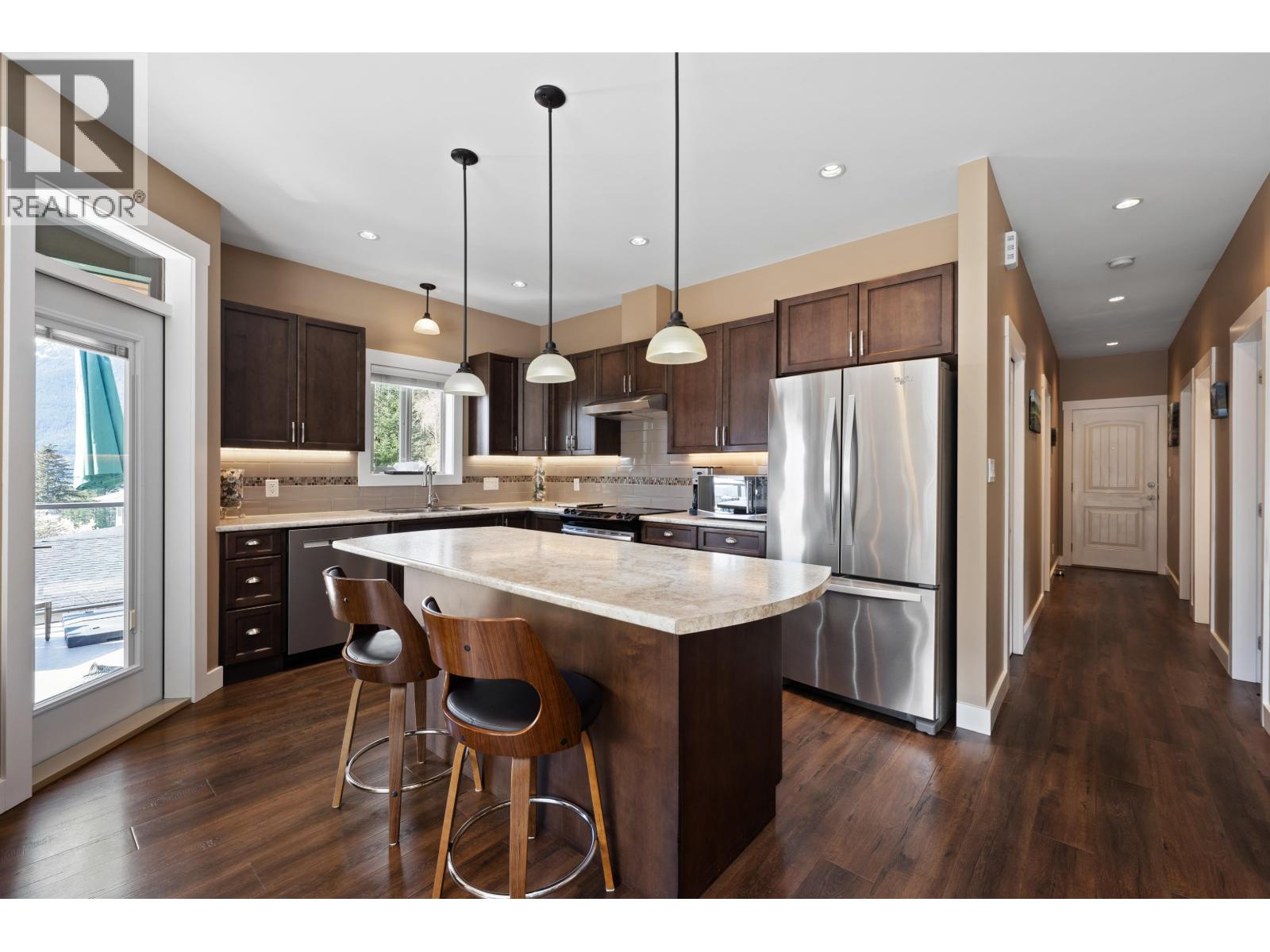 746 Upper Crescent, Squamish, British Columbia  V8B 1J2 - Photo 6 - R3107331