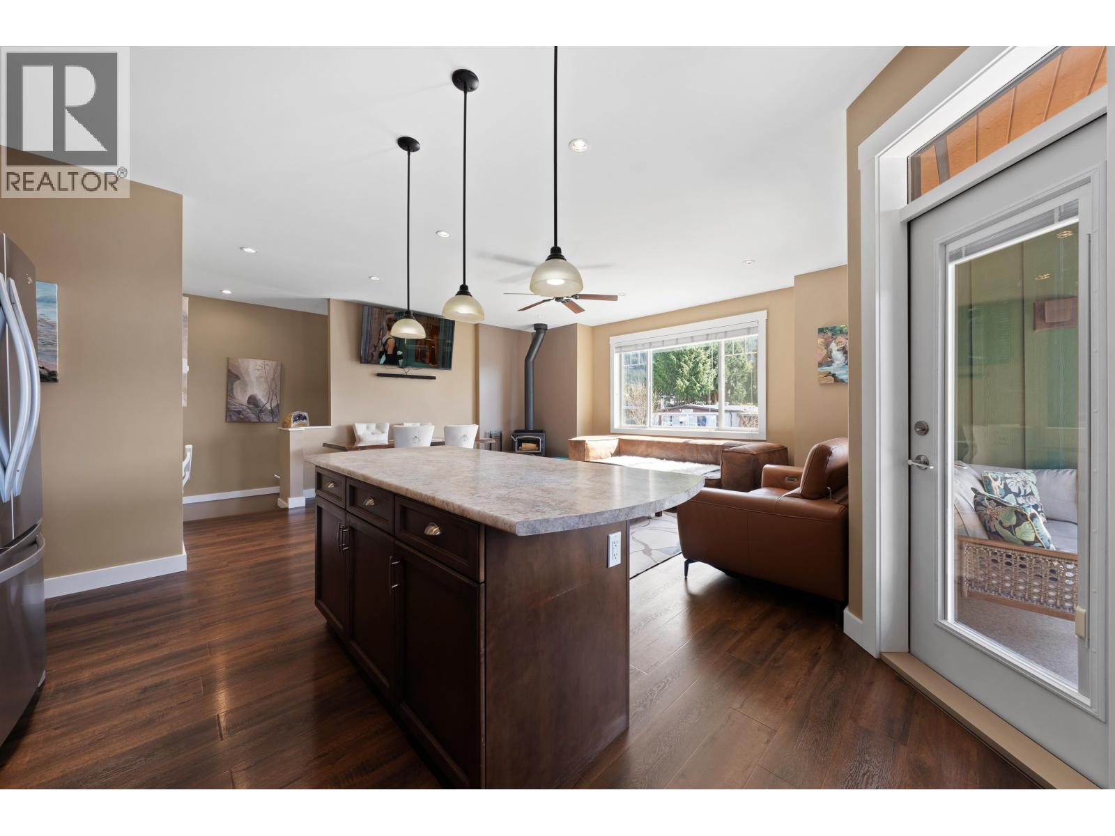 746 Upper Crescent, Squamish, British Columbia  V8B 1J2 - Photo 8 - R3107331