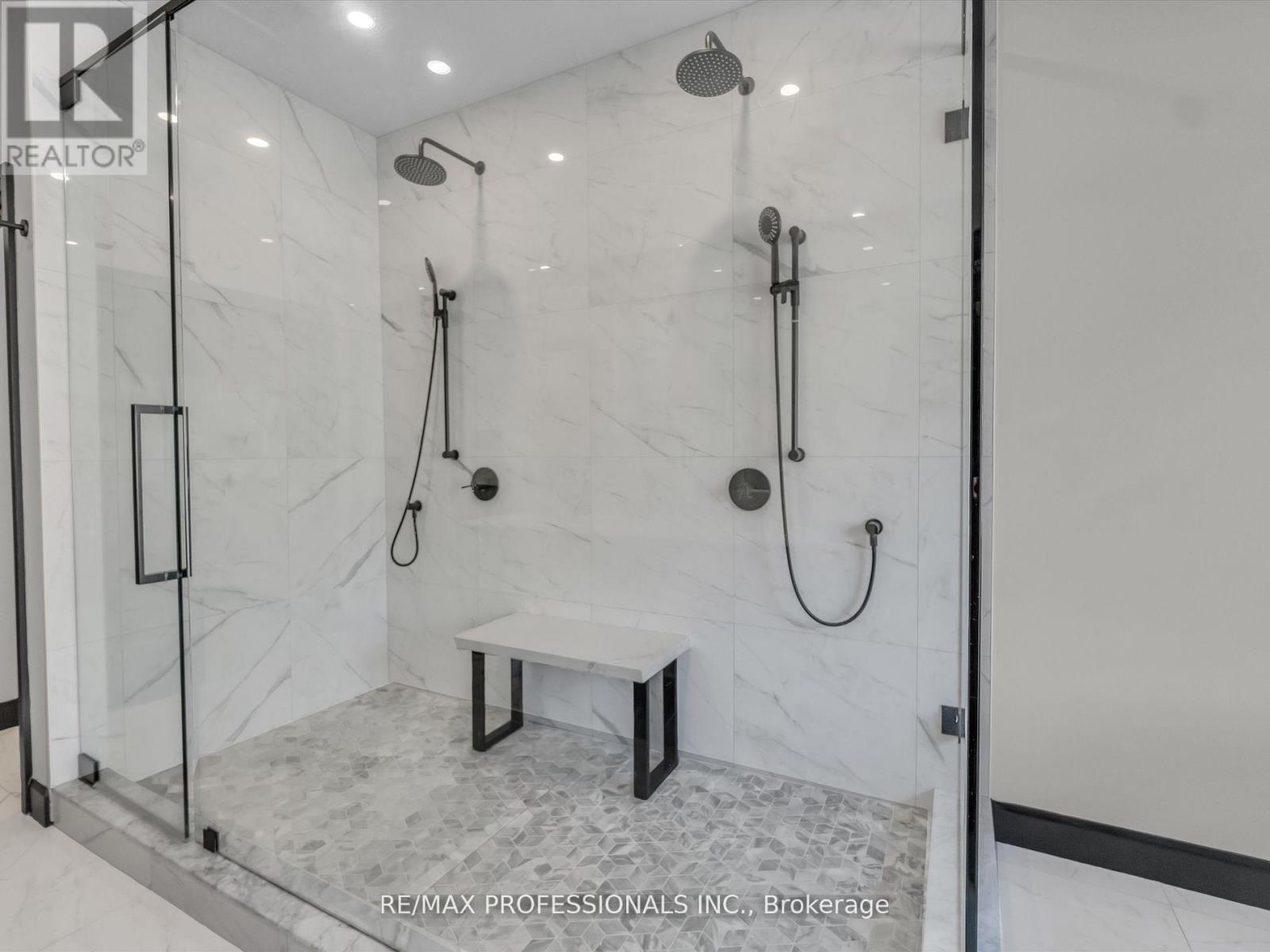 2320 Highway 117, Lake Of Bays, Ontario  P0B 1A0 - Photo 34 - X12651386