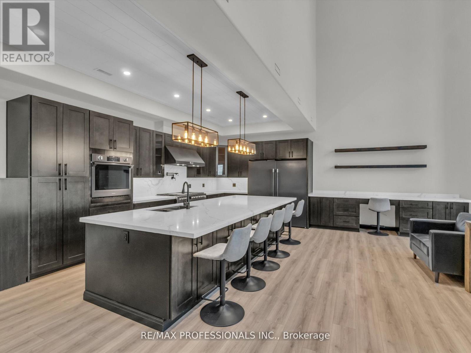 2320 Highway 117, Lake Of Bays, Ontario  P0B 1A0 - Photo 13 - X12651386