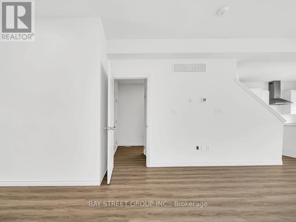 Photo 10 of 48 for 126 Byers Street