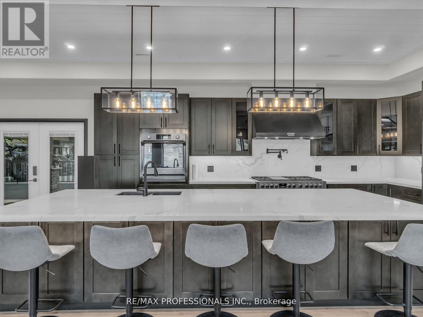 2320 Highway 117, Lake Of Bays, Ontario  P0B 1A0 - Photo 14 - X12651386