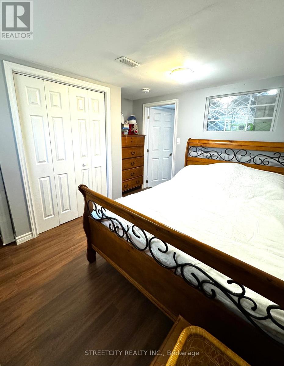 237 Homestead (Basement ) Crescent, London North, Ontario  N6G 2E7 - Photo 11 - X12965448