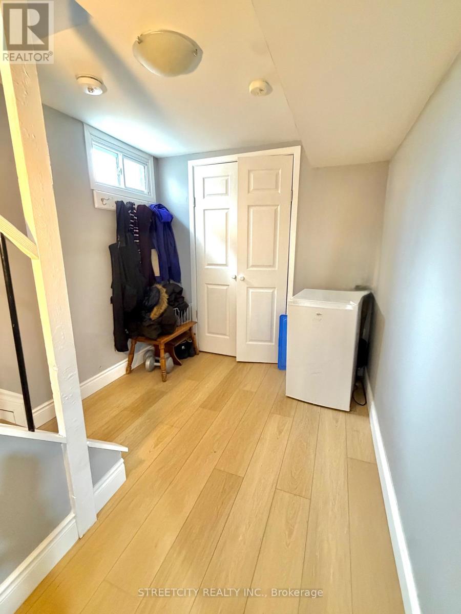 237 Homestead (Basement ) Crescent, London North, Ontario  N6G 2E7 - Photo 4 - X12965448