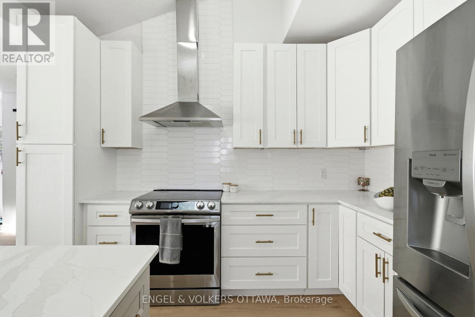 14120 County Road 13, North Stormont, Ontario  K0A 1R0 - Photo 3 - X12965452