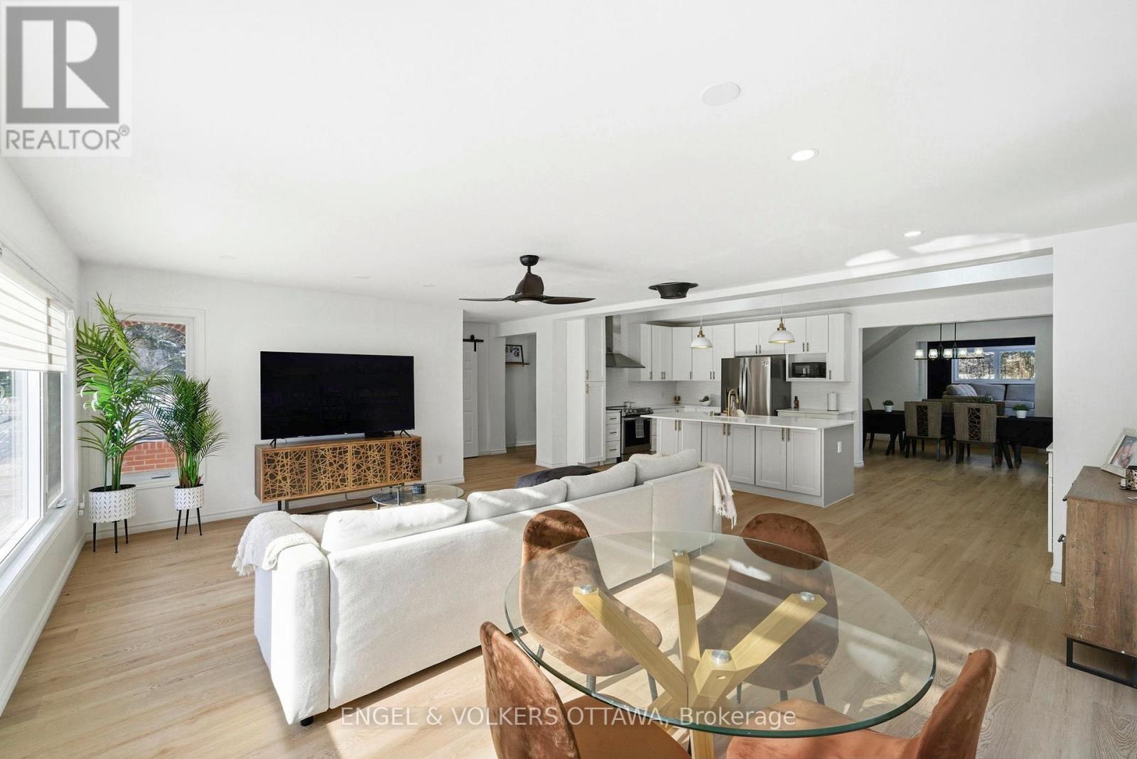 14120 County Road 13, North Stormont, Ontario  K0A 1R0 - Photo 9 - X12965452