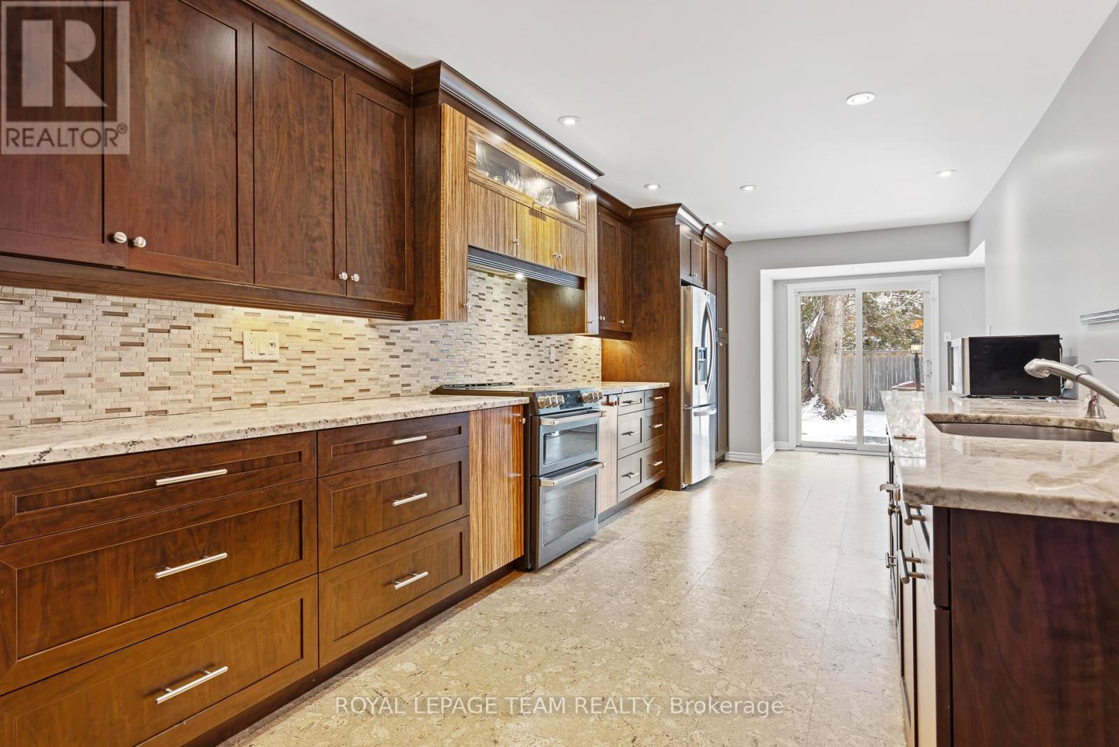 37 Leonard Avenue, Ottawa, Ontario  K1S 4T8 - Photo 11 - X12965522