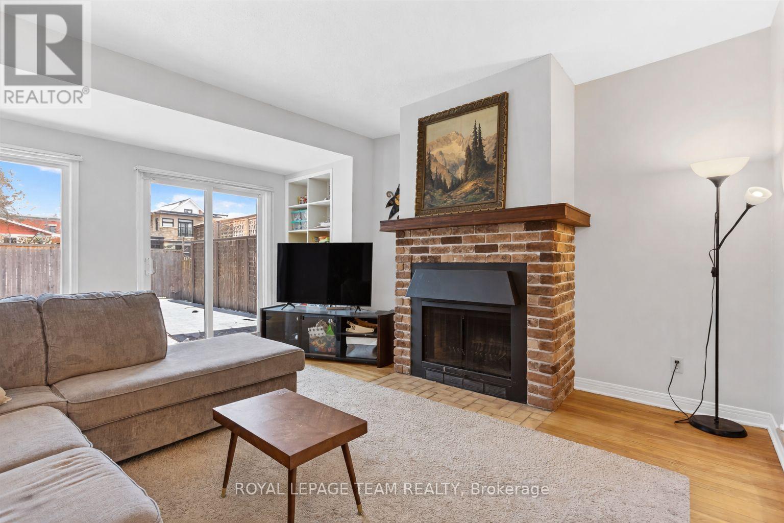 37 Leonard Avenue, Ottawa, Ontario  K1S 4T8 - Photo 5 - X12965522