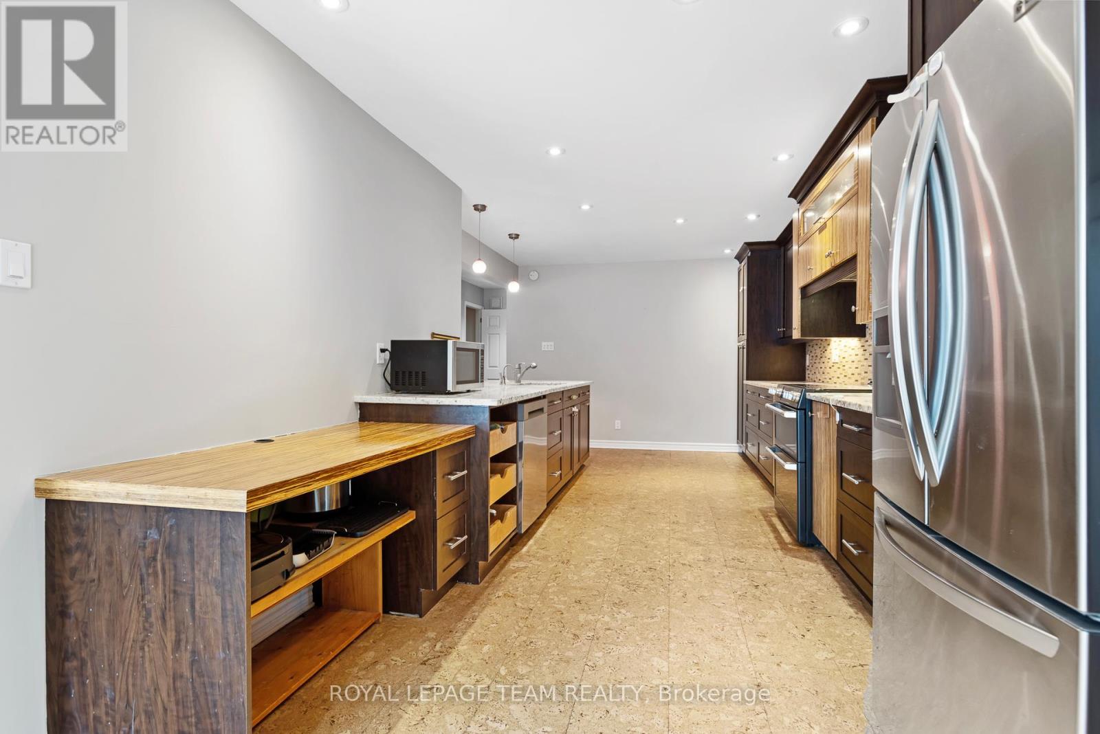 37 Leonard Avenue, Ottawa, Ontario  K1S 4T8 - Photo 9 - X12965522