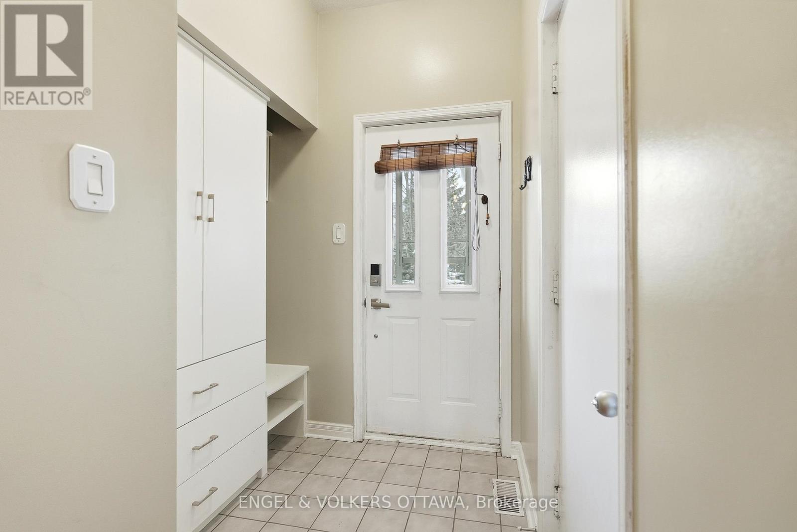 158 Woodpark Way, Ottawa, Ontario  K2J 4C8 - Photo 3 - X12965528