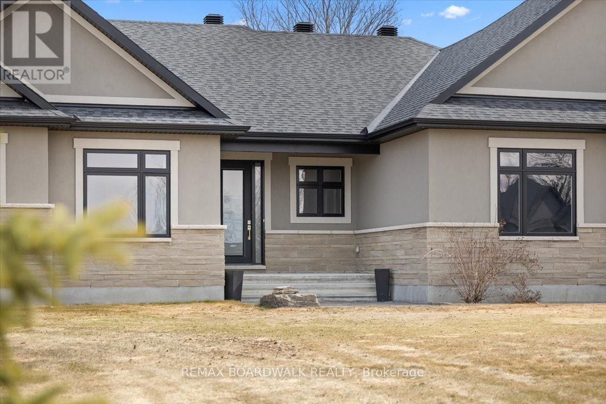 137 Coyles Drive S, Beckwith, Ontario  K0A 1B0 - Photo 2 - X12965600