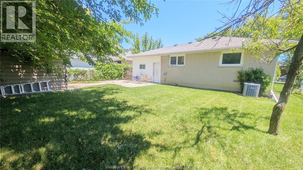 2517 Armstrong, Windsor, Ontario N8T 2E9 - Photo 16 - 26007163