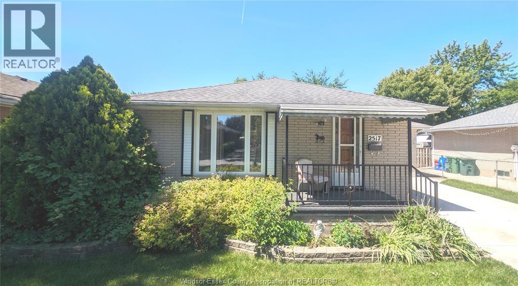 2517 Armstrong, Windsor, Ontario N8T 2E9 - Photo 2 - 26007163
