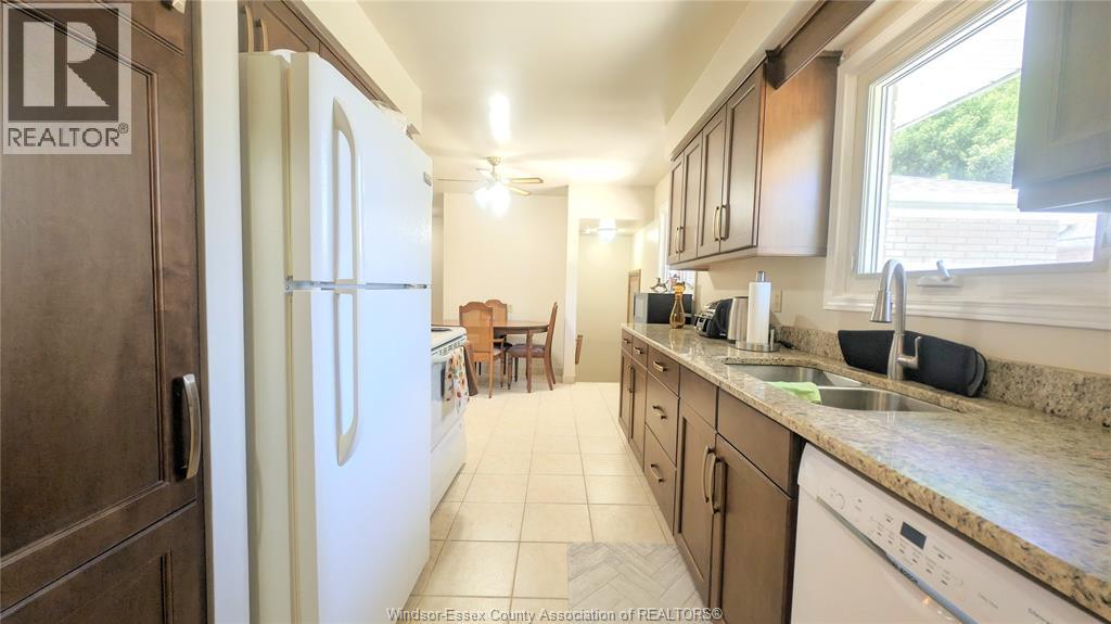 2517 Armstrong, Windsor, Ontario N8T 2E9 - Photo 5 - 26007163