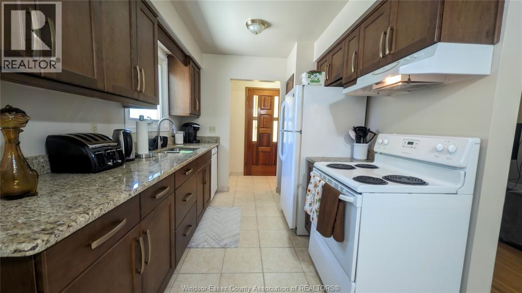 2517 Armstrong, Windsor, Ontario N8T 2E9 - Photo 6 - 26007163