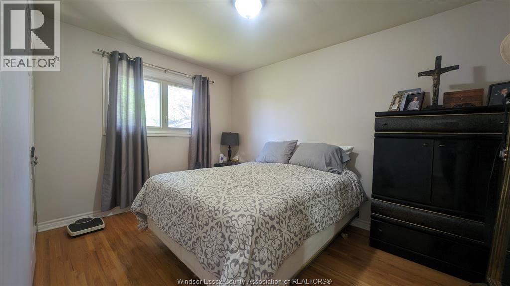 2517 Armstrong, Windsor, Ontario N8T 2E9 - Photo 9 - 26007163