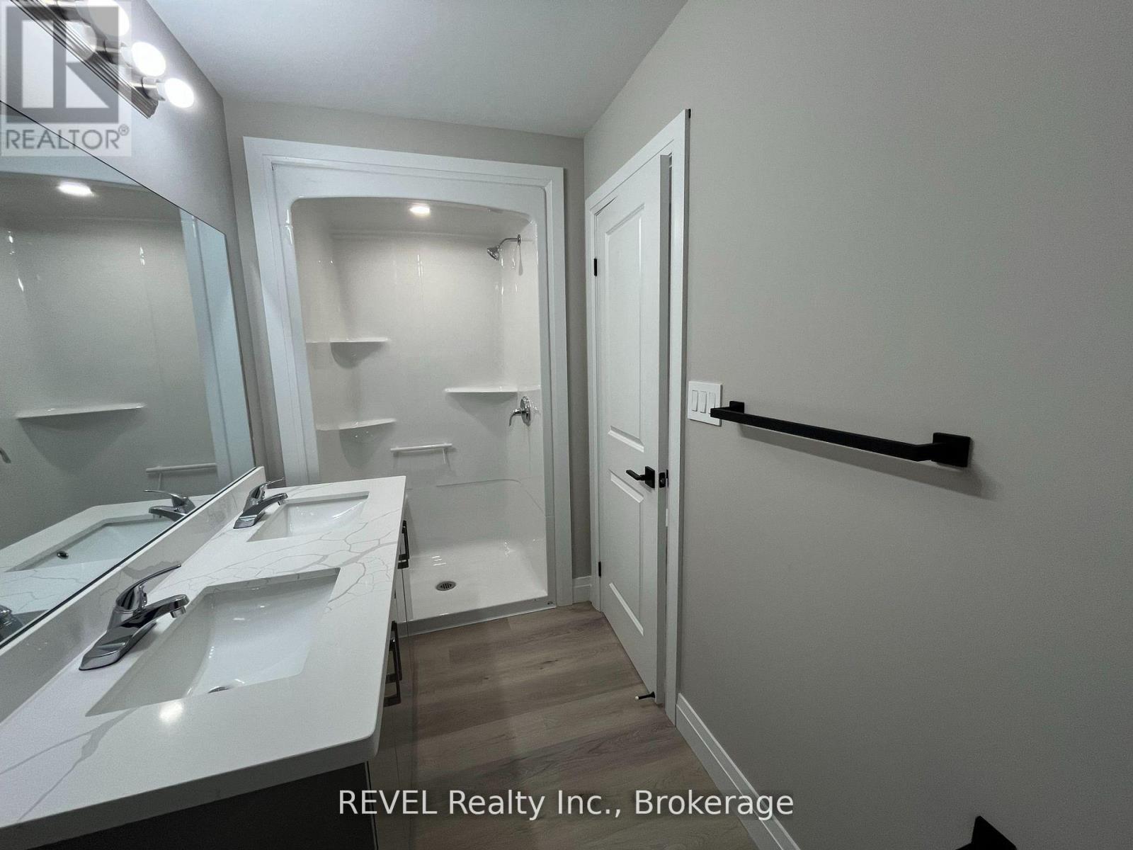 16 Keystone Trail, Welland, Ontario  L3B 0N8 - Photo 13 - X12965456