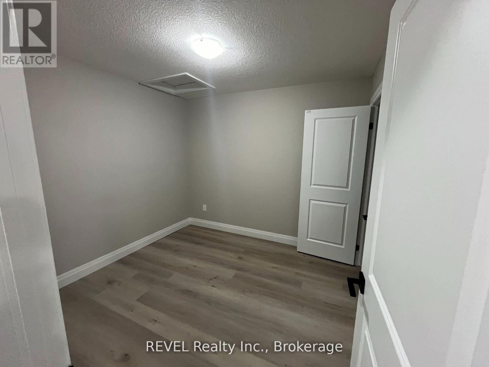 16 Keystone Trail, Welland, Ontario  L3B 0N8 - Photo 15 - X12965456