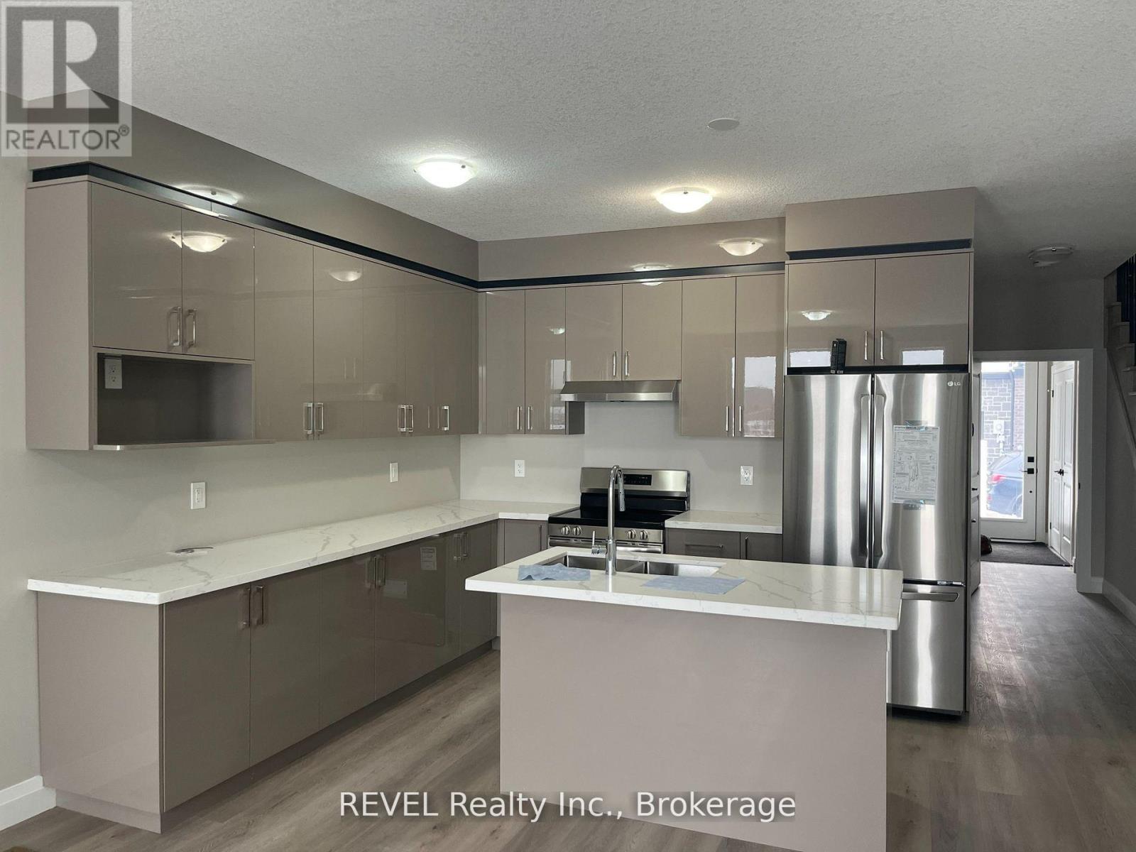 16 Keystone Trail, Welland, Ontario  L3B 0N8 - Photo 6 - X12965456