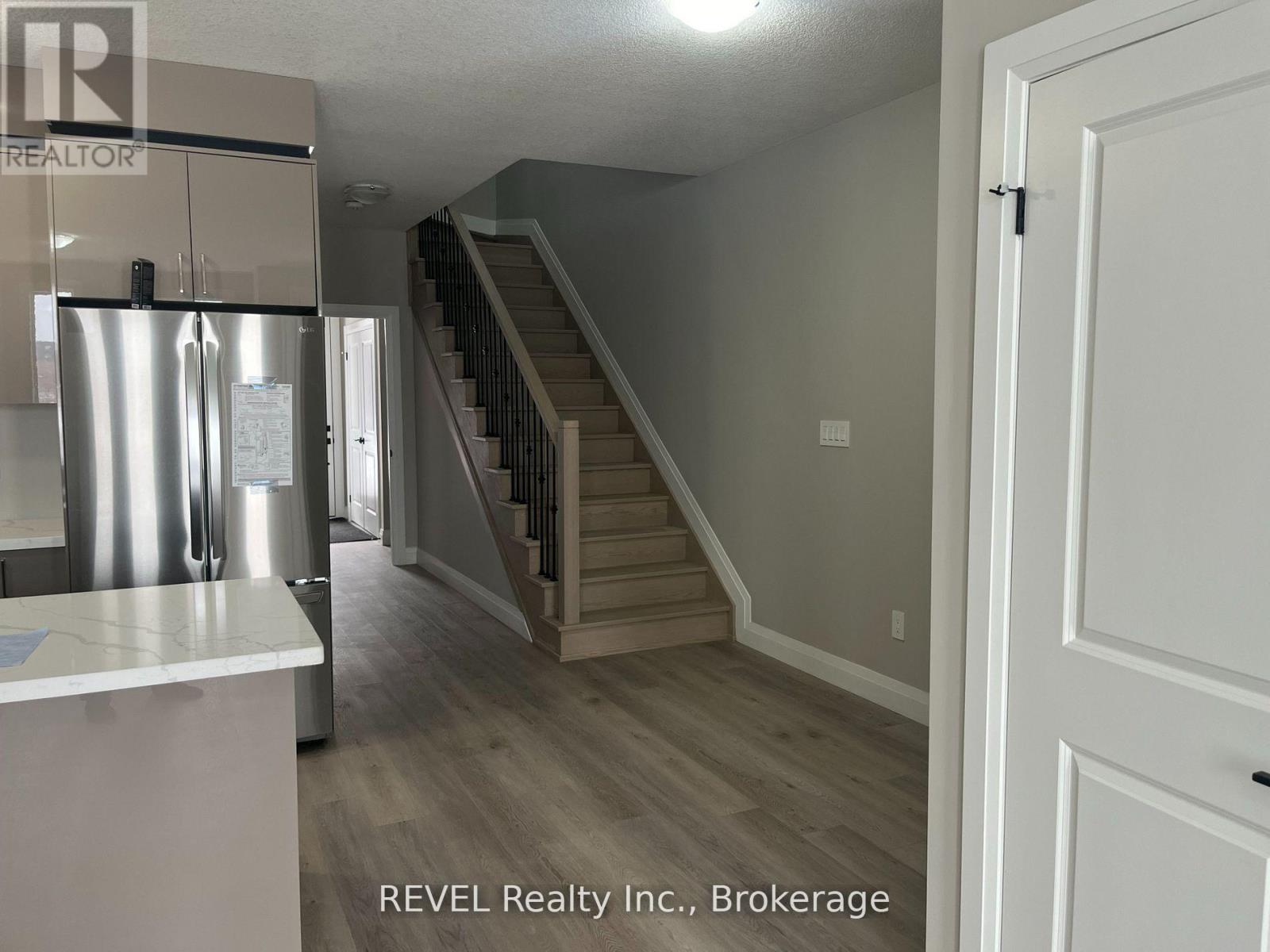 16 Keystone Trail, Welland, Ontario  L3B 0N8 - Photo 7 - X12965456