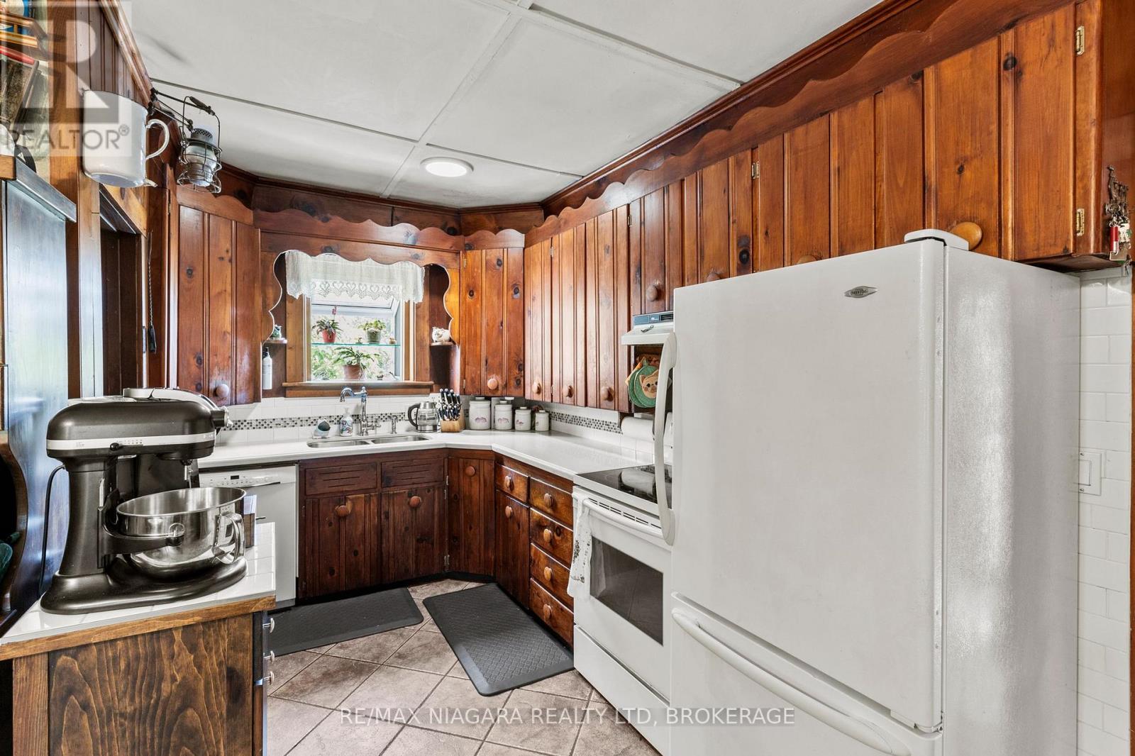 3362 Montrose Road, Fort Erie, Ontario  L3B 5N7 - Photo 14 - X12965474