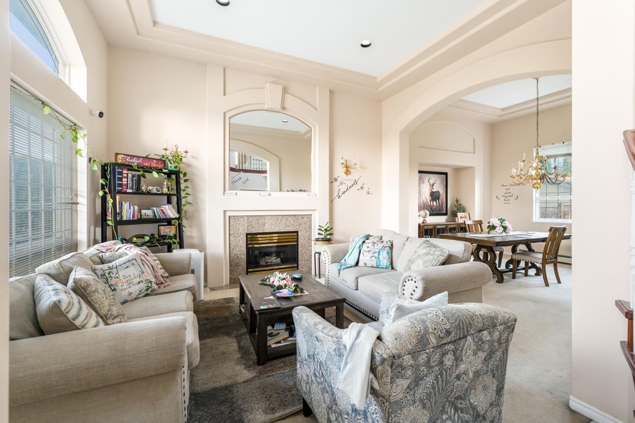 16988 103a Avenue, Surrey, British Columbia  V4N 4N9 - Photo 4 - R3107346